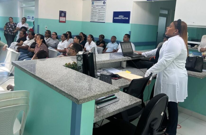 Hospital Municipal Pepillo Salcedo realiza reuni&oacute;n sobre R&eacute;gimen &Eacute;tico y Disciplinario